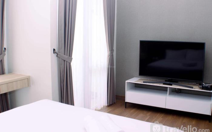 Modern Restful Studio Vasanta Innopark By Travelio