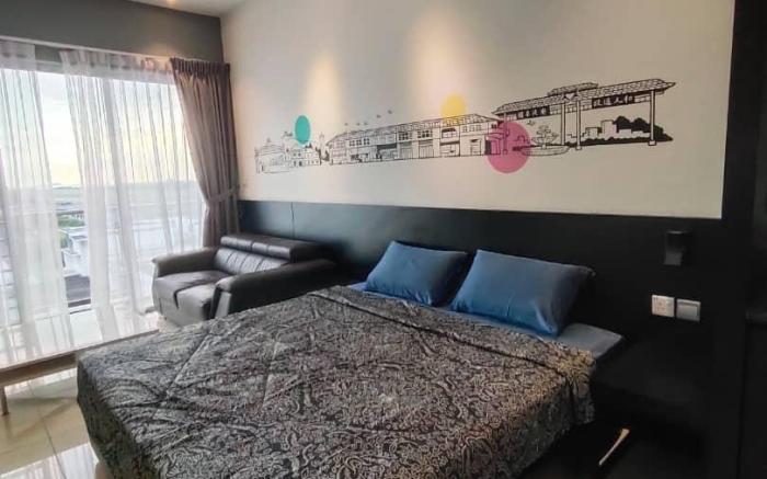 Aeropod Suites Stay in KK_King Bed Near Airport