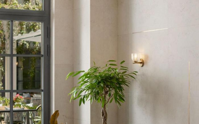 Stradom House, Autograph Collection