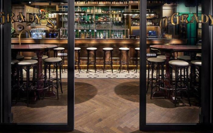 Boutique Hotel First City