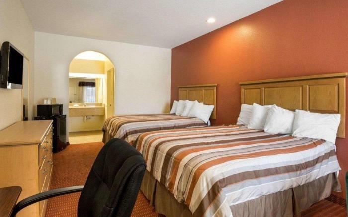 Scottish Inn & Suites - IAH Airport