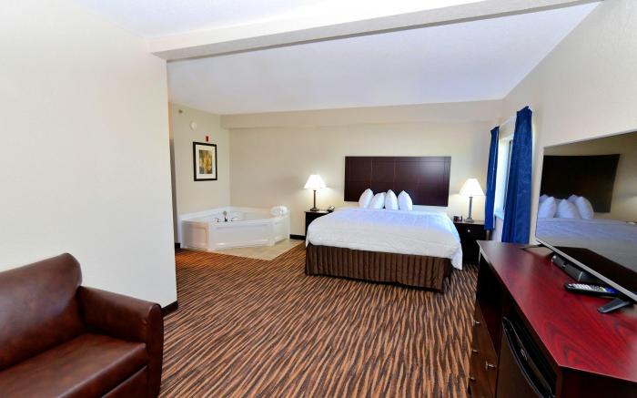 Cobblestone Inn & Suites - Monticello