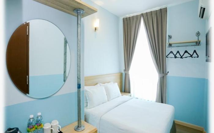 THE EXPLORER HOTEL