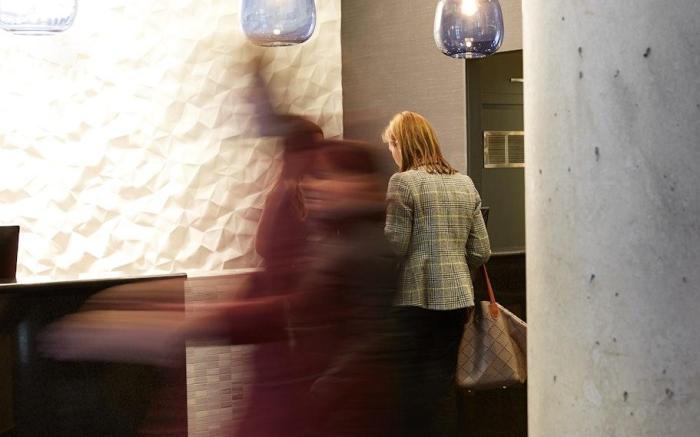 Le Dauphin Montreal Centre-Ville