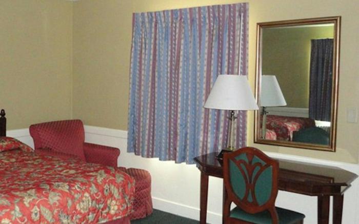 ROYAL INN MOTEL - WAYNESBORO
