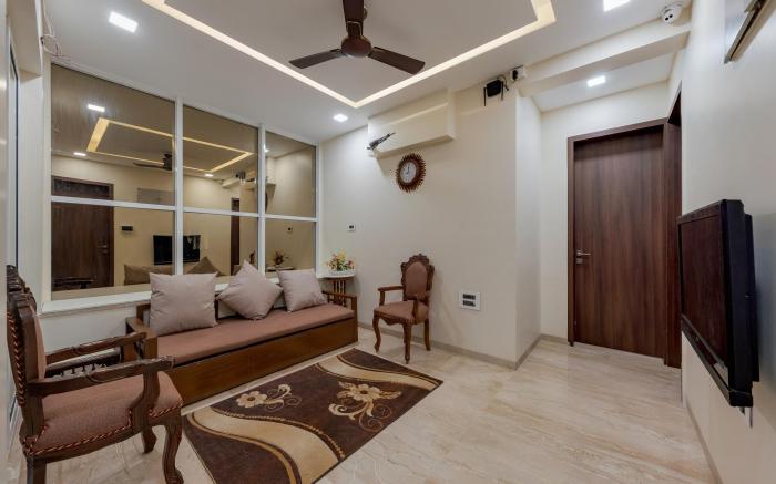 CHIRAYU EXECUTIVE SUITES