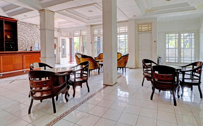 OYO 2452 Hotel Metro