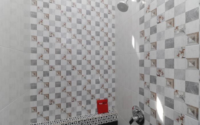RedDoorz Plus near RS Royal Prima Medan