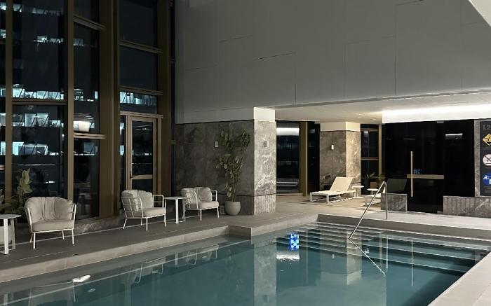 A Comfy Apt Next to Southern Cross