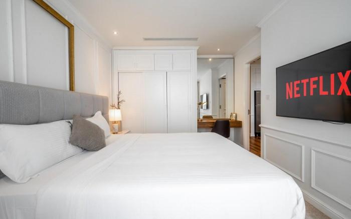 Vinhomes - 2 bedroom apartment with nice view