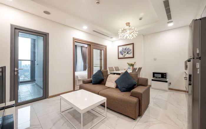 Landmark 81 1bedroom serviced with highly floor.