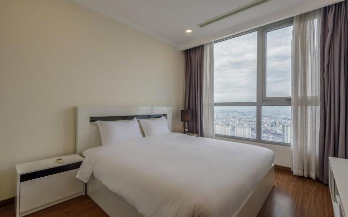 One bedroom service with city view-Vinhomes by Mai