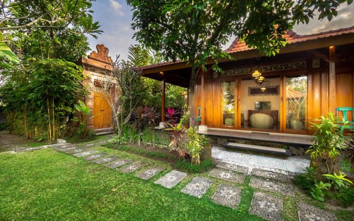 Tiis Garden Puri Villas