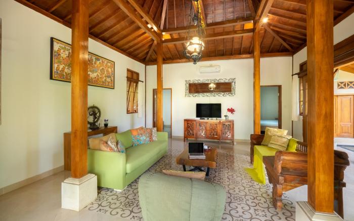 Tiis Garden Puri Villas