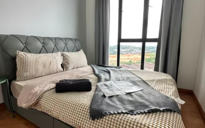 Platino 2BR Paradigm Mall Netflix Youtube BySTAY