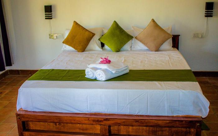 Tiara Elephant Lodge-Habarana