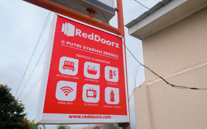 RedDoorz @ Putri Syariah Brebes