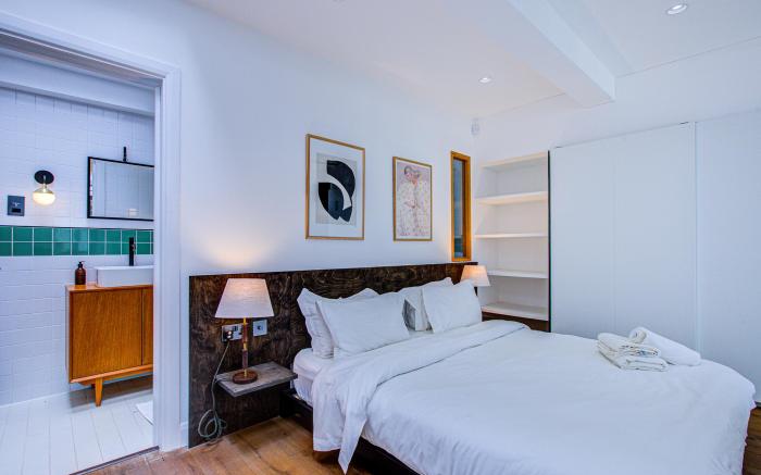 Bright and Airy 1BR Unit near Queen's Park
