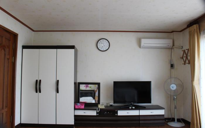 Jeju Feel House Pension
