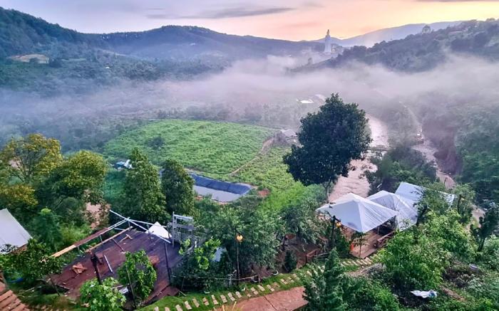 Nhà Bên Suối Homestay & Coffee