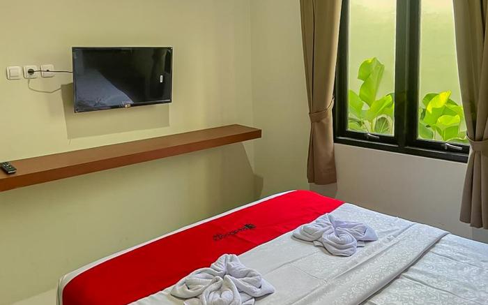 RedDoorz Syariah near Stasiun Madiun 2