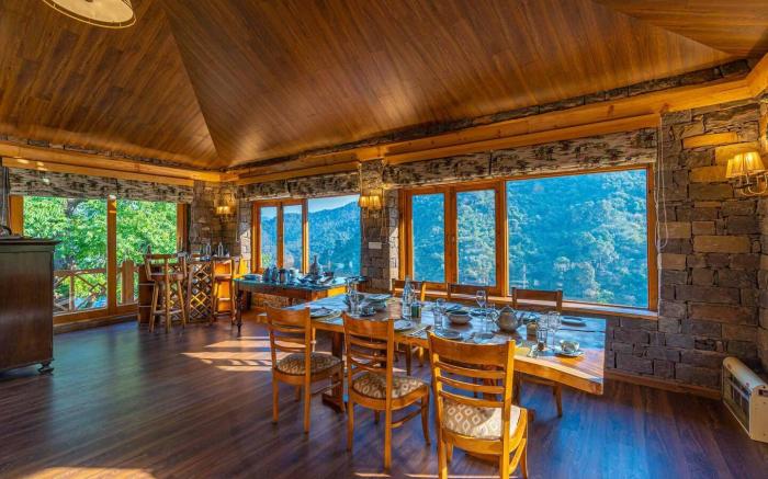 Three Bedroom Hideaway Cottage With Jacuzzi
