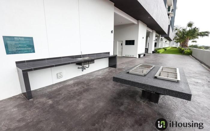 Ong Kim Wee Chilling W Family Suite 2315 iHousing