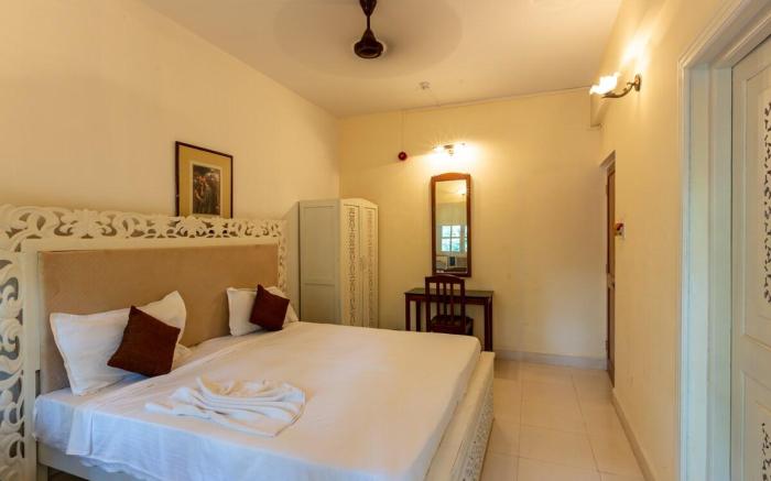 RoomzAway 3503: Getaway Pool, Kitchen, and WiFi!