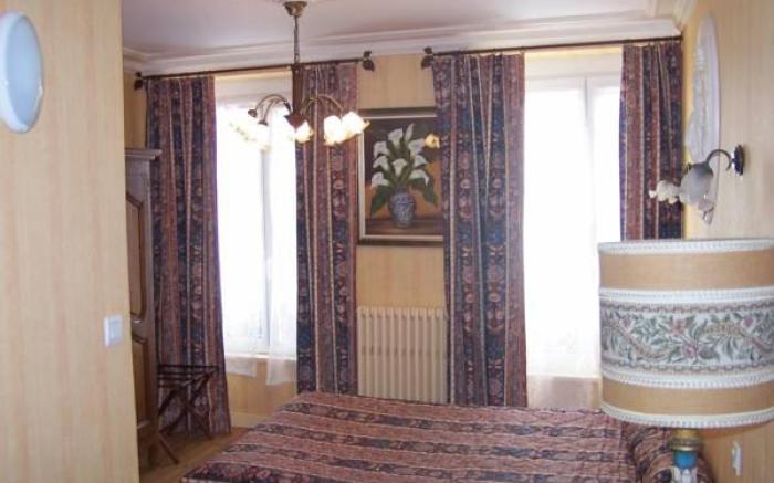 Hostellerie Saint Martin- Logis Hotel et Restaurant