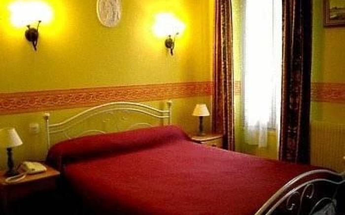 Hostellerie Saint Martin- Logis Hotel et Restaurant