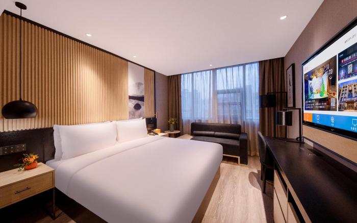 Orange Hotel Shenzhen Longhua Metro Station