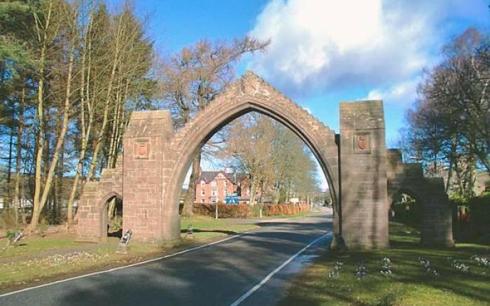 Glenesk Hotel