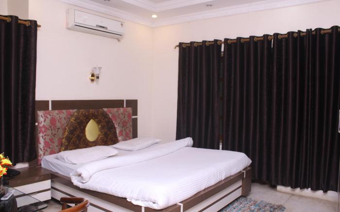 ROYAL CHETAN INN