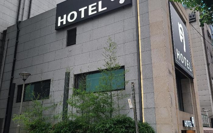 Sinchon Wol Hotel