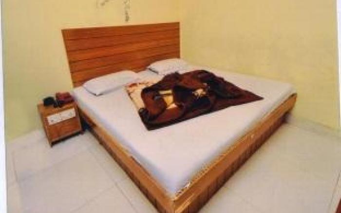 Hotel Pushpak Palace