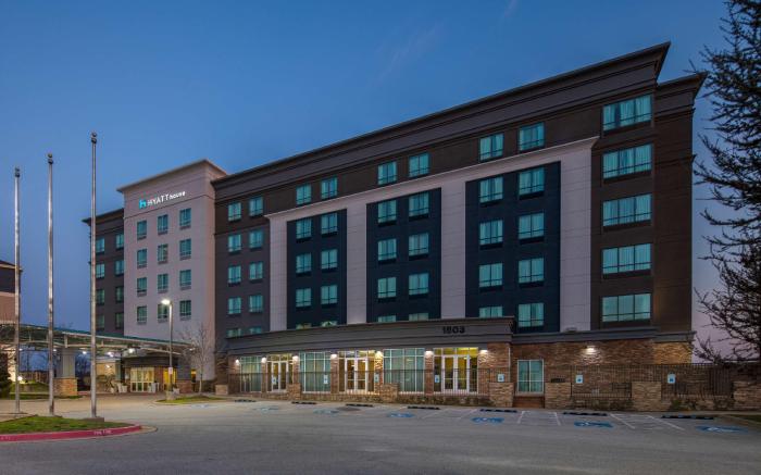 Hyatt House Bentonville / Rogers