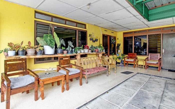 OYO 92534 Fajar Indah Guest House