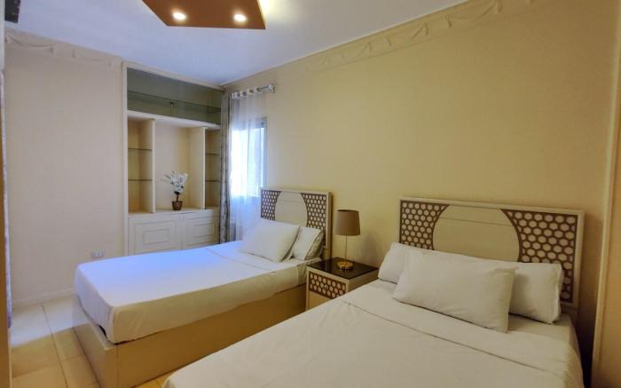 Charming, newly furnished 3BR apt in Main in Cairo