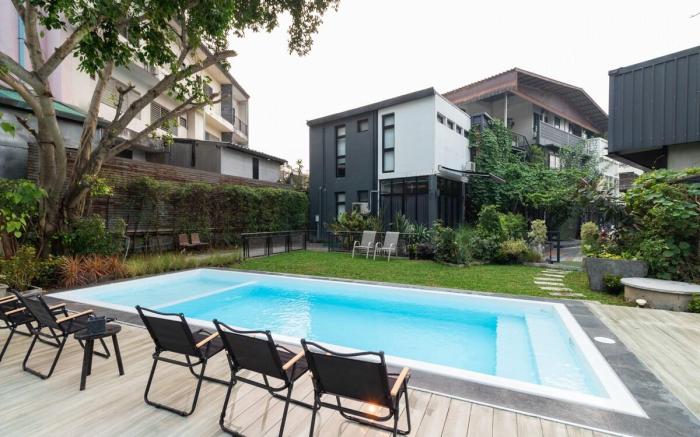Five Bedrooms + Living room + Shared Pool