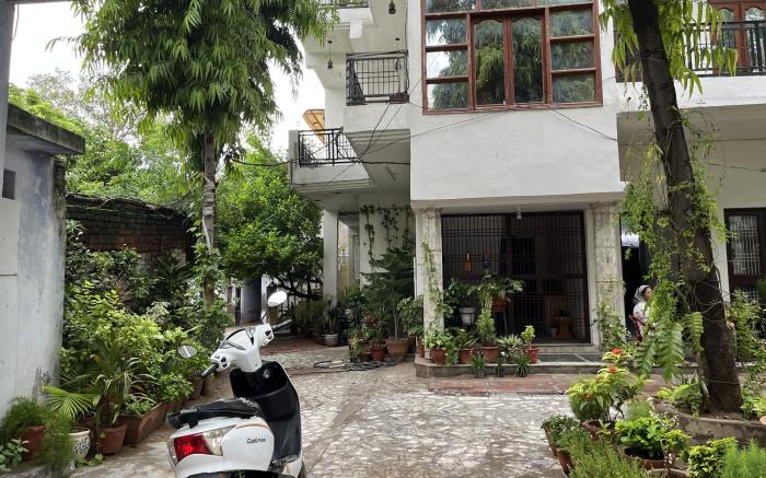 Alibaba’s Indiana Homestay 