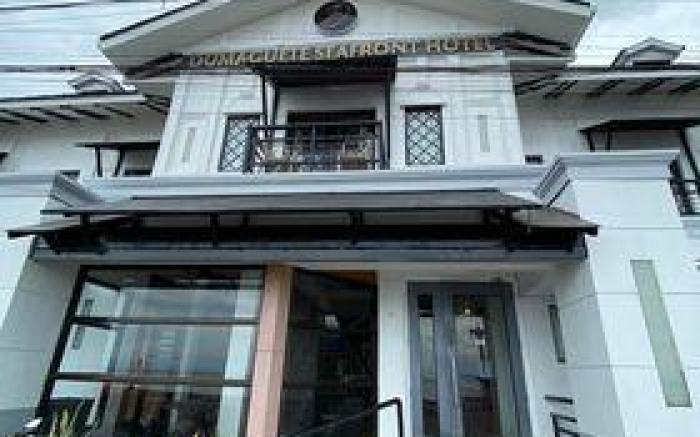 Dumaguete  Seafront Hotel