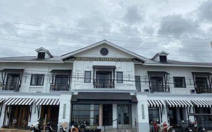 Dumaguete  Seafront Hotel
