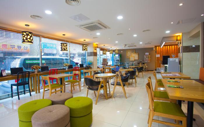 Jeju R Hotel and Guesthouse