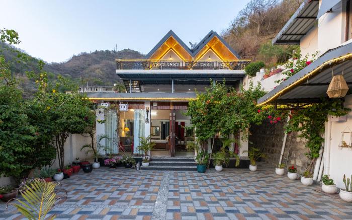 The Bougainvillea Retreat - A Luxury Private Pool Villa in Dehradun