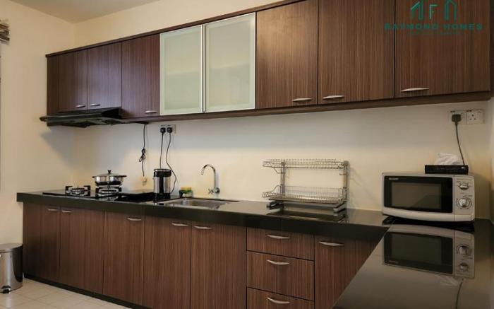 Luxury 3BR w/Bathtub@99 Kelawei by Raymond Homes#B