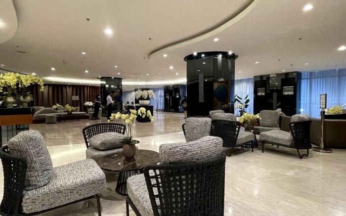 Staycation near Mall of Asia, Condotel KING Bed