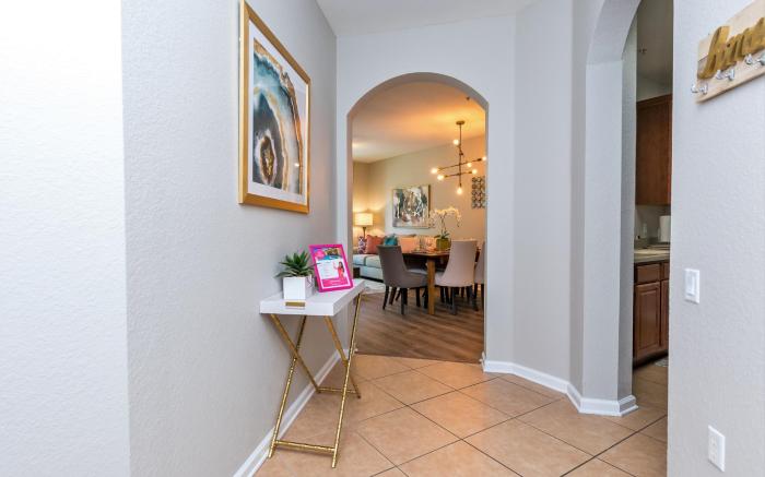 Gorgeous Vista Cay Condo, next to Resort Clubhouse