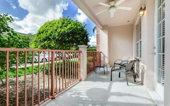 Newly Renovated 1st-Floor Condo at Vista Cay!