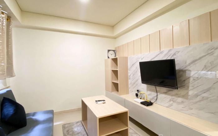 Best Homey and Modern 2BR at Meikarta By Travelio