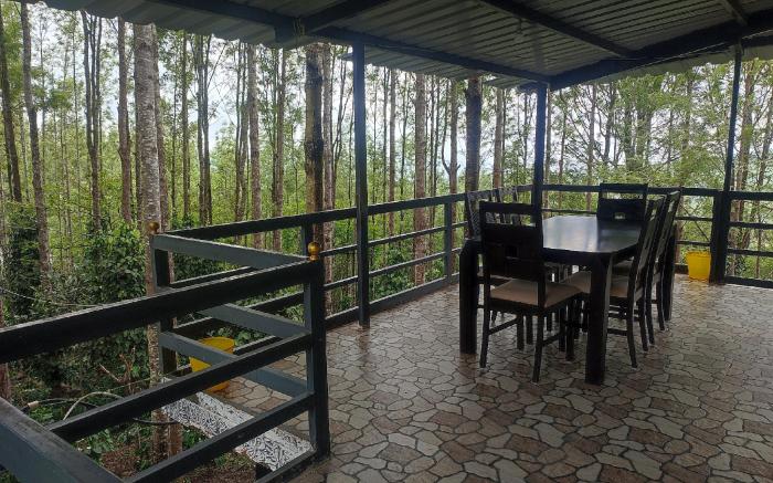 Cholai Resorts & Hotels